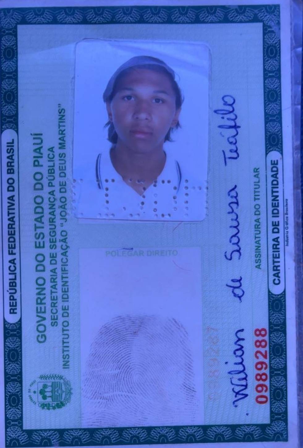 Preso sétimo acusado de matar duas jovens após cavarem as próprias covas